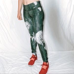 One Legend Nike Leggings